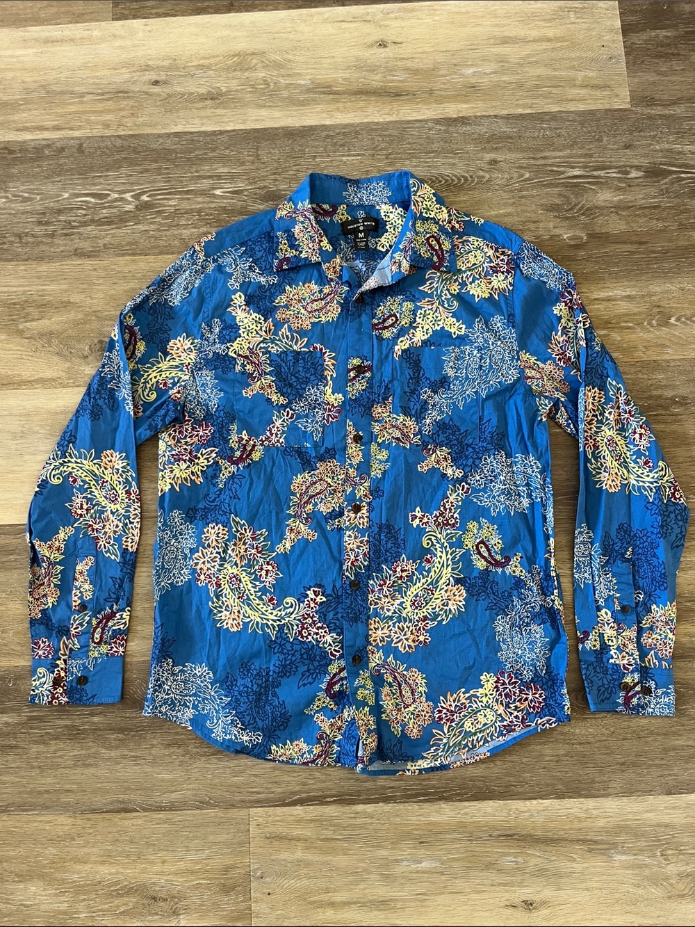 NWOT Houston White Blue Floral Long Sleeve Button Down Shirt Size M